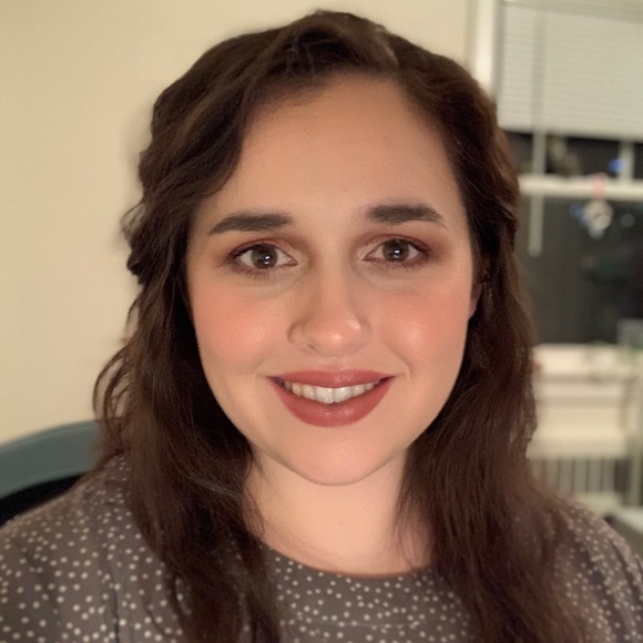 Meet your Posher, Emily - Picture 1 of 1